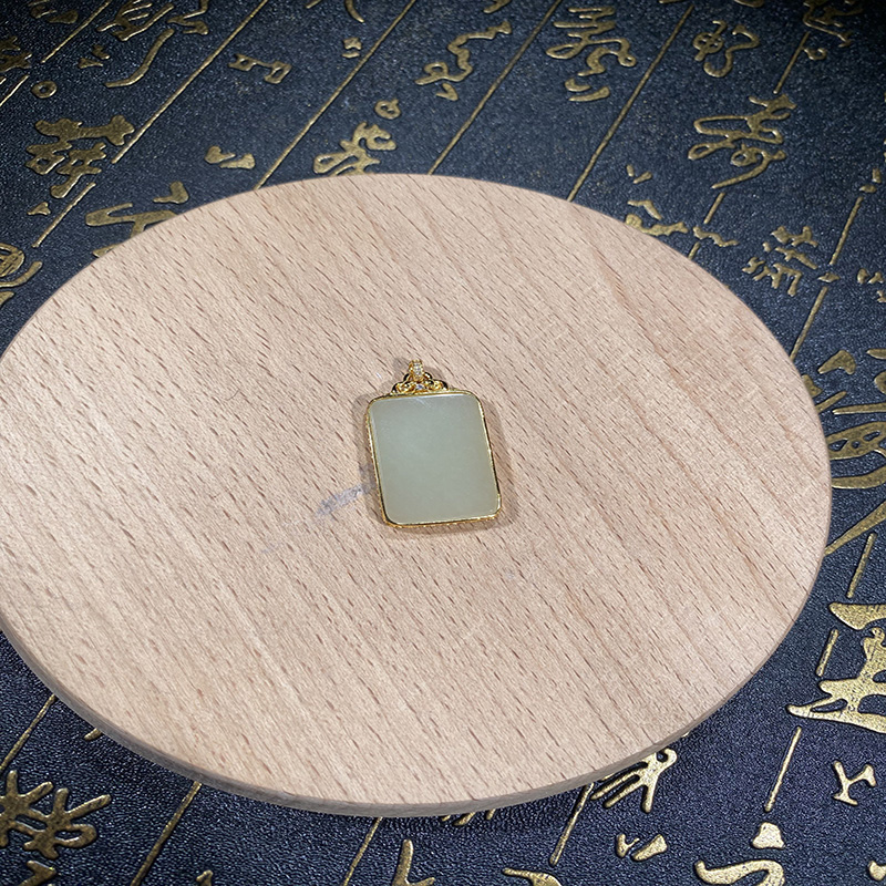 【哈轩灵灵珠宝】S925和田玉晴水无事牌-25769
