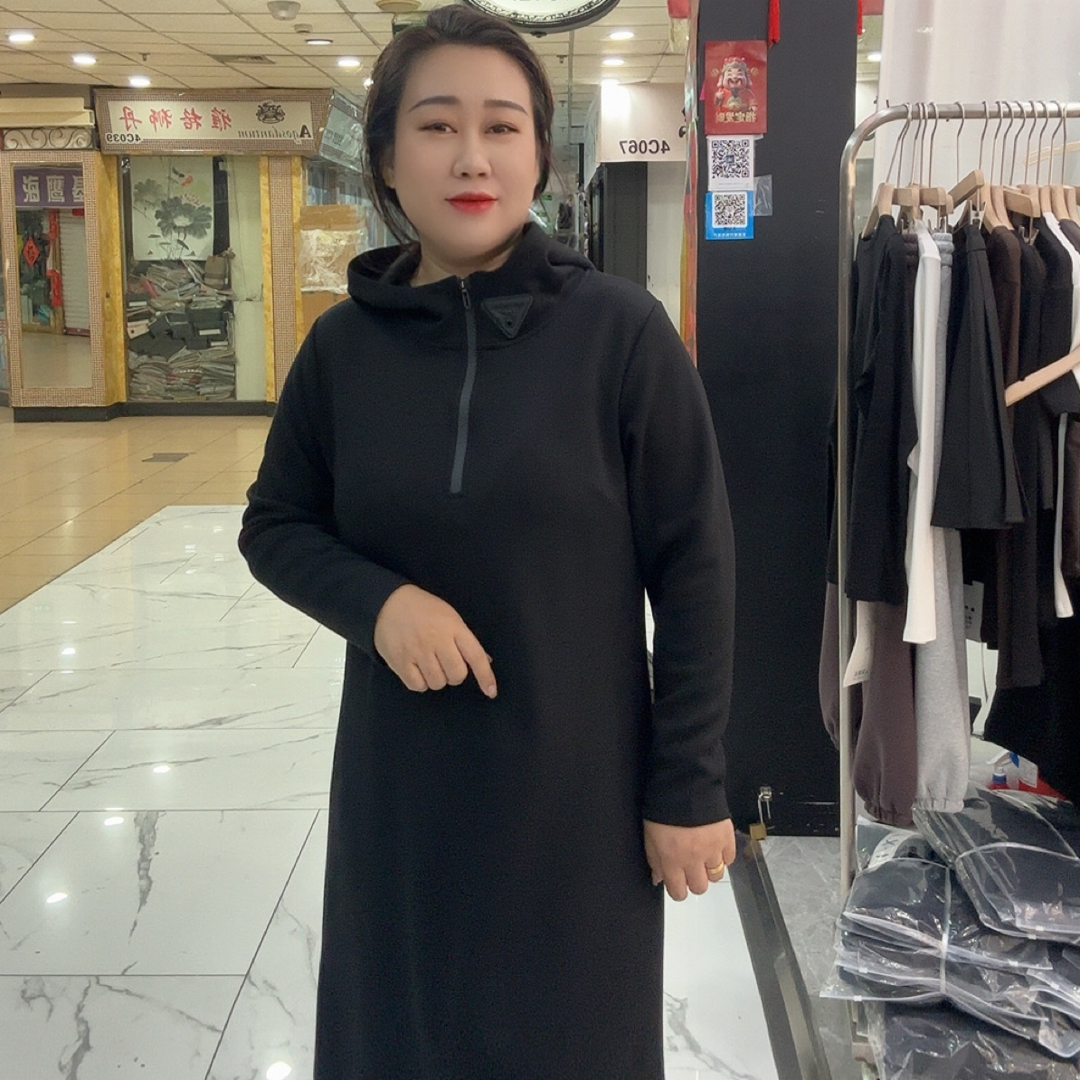 媛媛推荐帽款显瘦长裙（一瘦到底）群长大约100