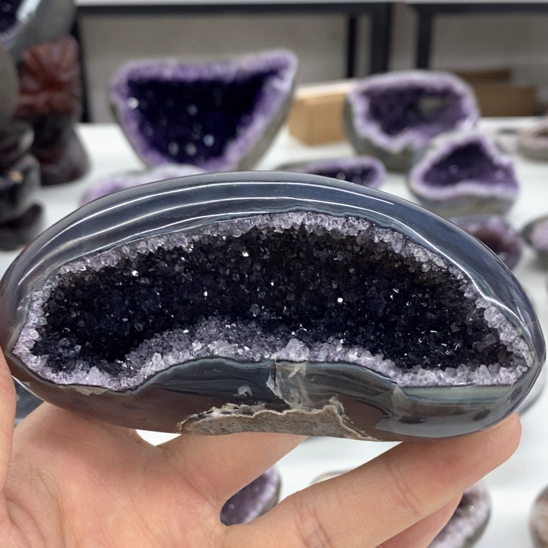 紫晶未镶嵌大型摆件（非配饰）