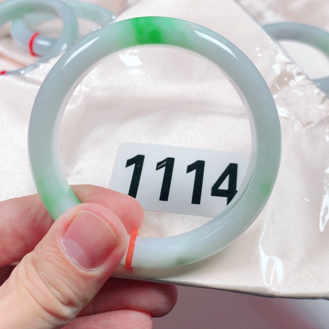 翡翠手镯未镶嵌翡翠手镯1114