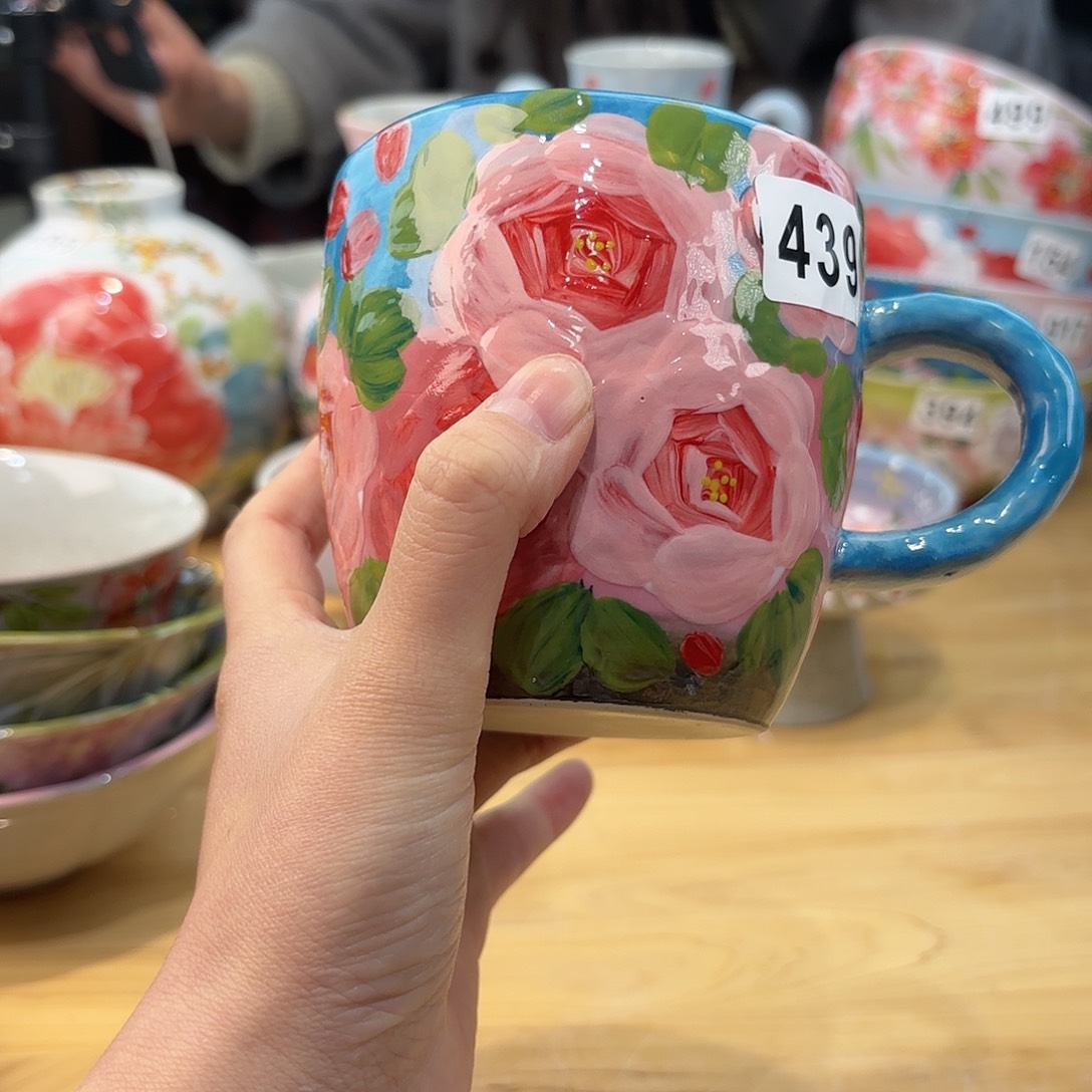 瓷片兔兔哈哈哈的样子