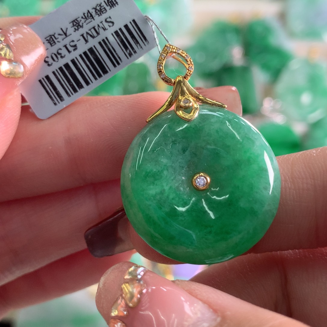 翡翠吊坠(不含链)18K金镶嵌