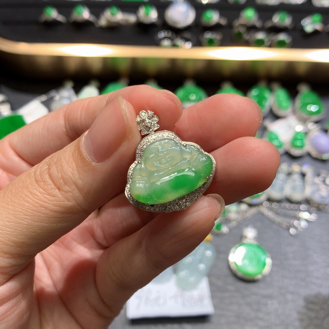 翡翠吊坠(不含链)18K金镶嵌