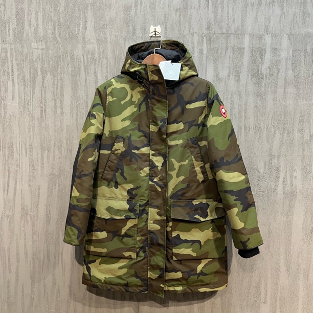 99新 CANADA GOOSE 加拿大鹅 绿色迷彩派克羽绒服 L码 Z00650