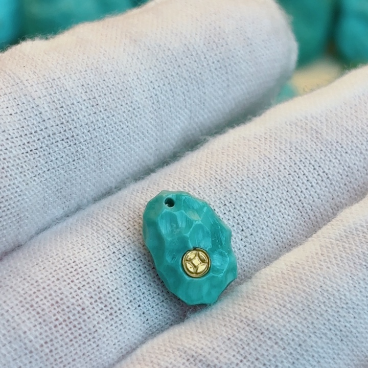 未镶嵌绿松石珠宝奇石