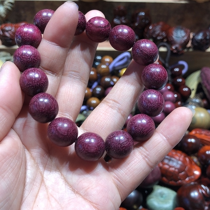 娟***淇维腊木（绿檀）123365477899987777