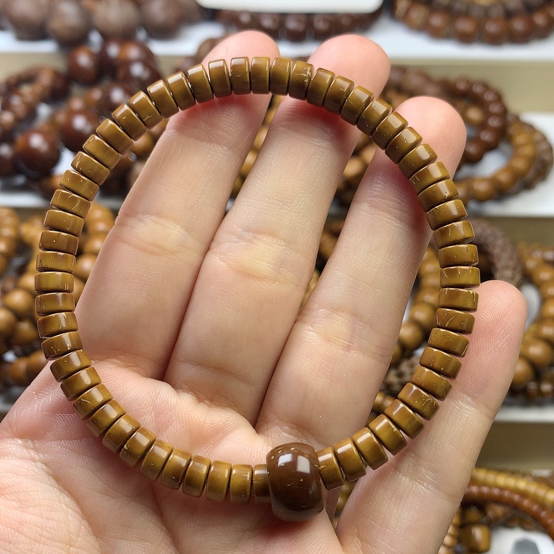 【闪购商品】紫金鼠手串V****?6*3.5………….