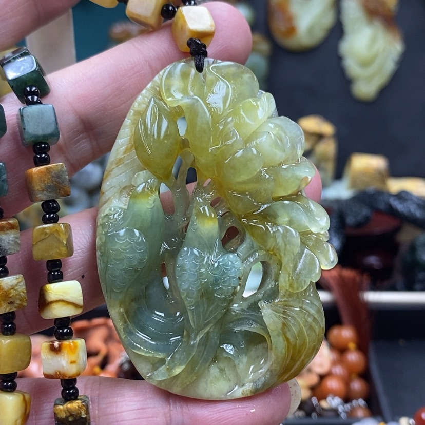 【闪购商品】蛇纹石玉吊坠未镶嵌