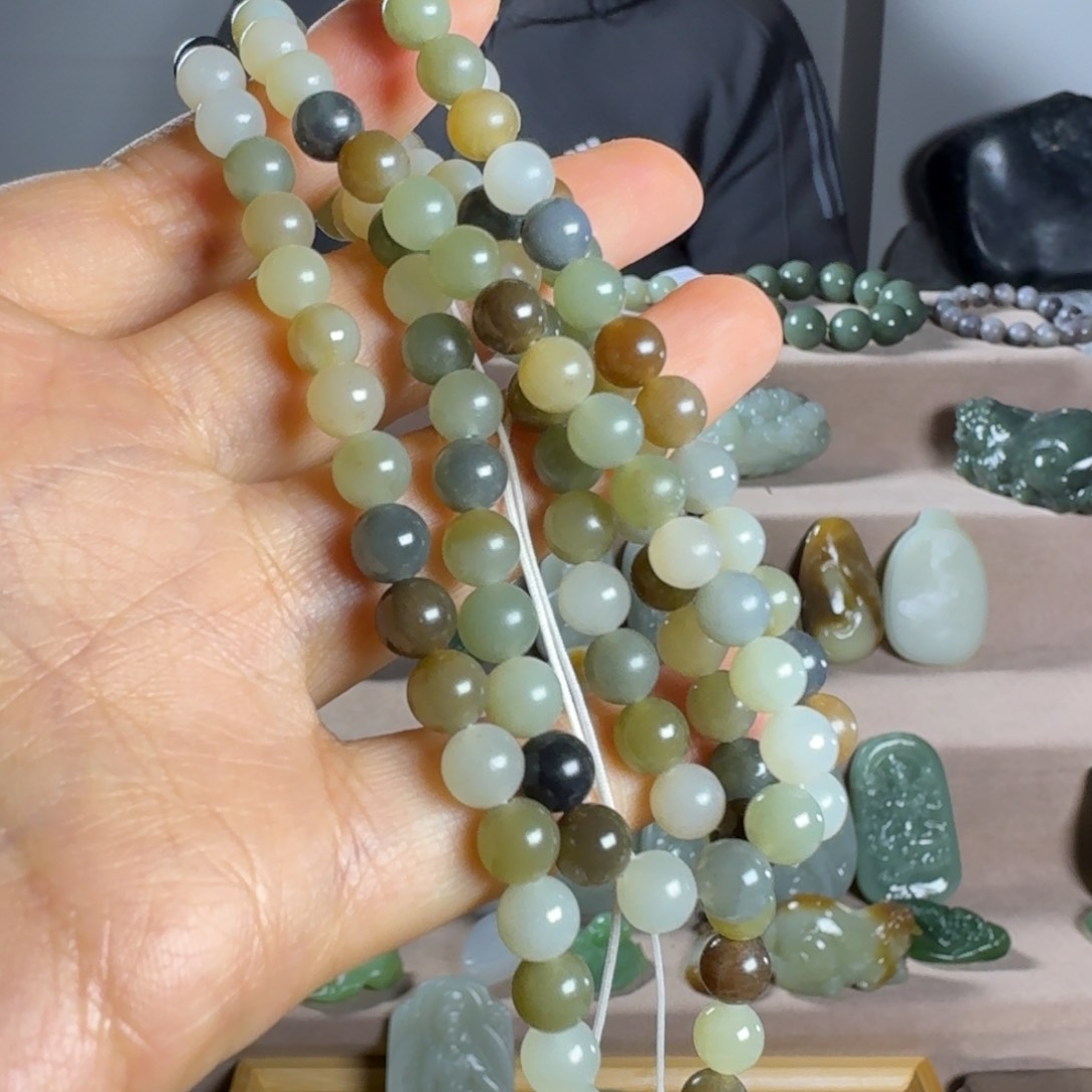 和田玉（糖玉）颈饰未镶嵌