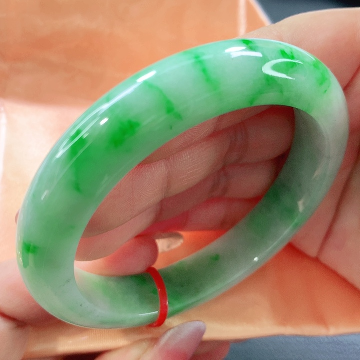 翡翠手镯未镶嵌03。