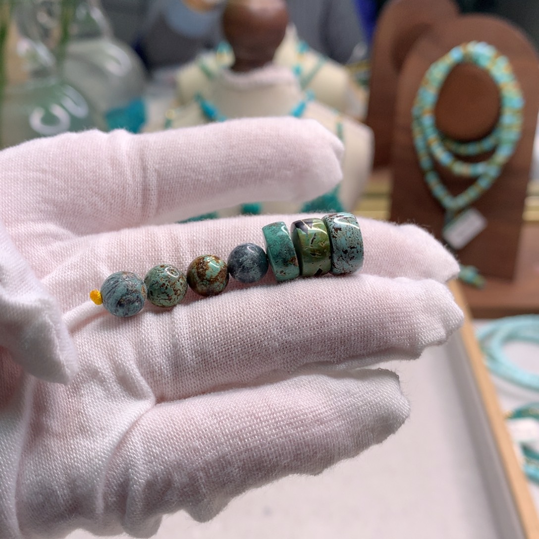 绿松石未镶嵌饰品