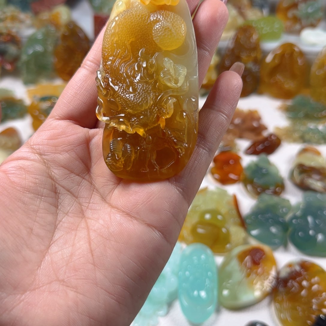 蛇纹石玉颈饰未镶嵌入*