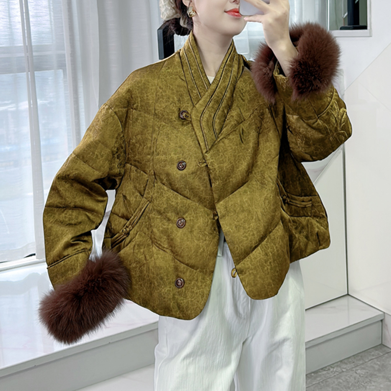 海宁狐狸毛皮草外套女鹅绒羽绒服2025新款气质减龄亮色品牌冬大衣