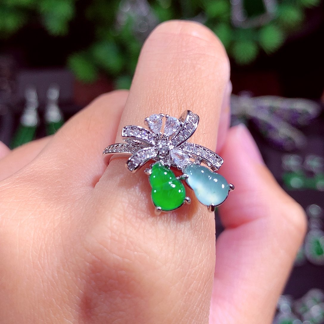 颈饰未镶嵌翡翠天然