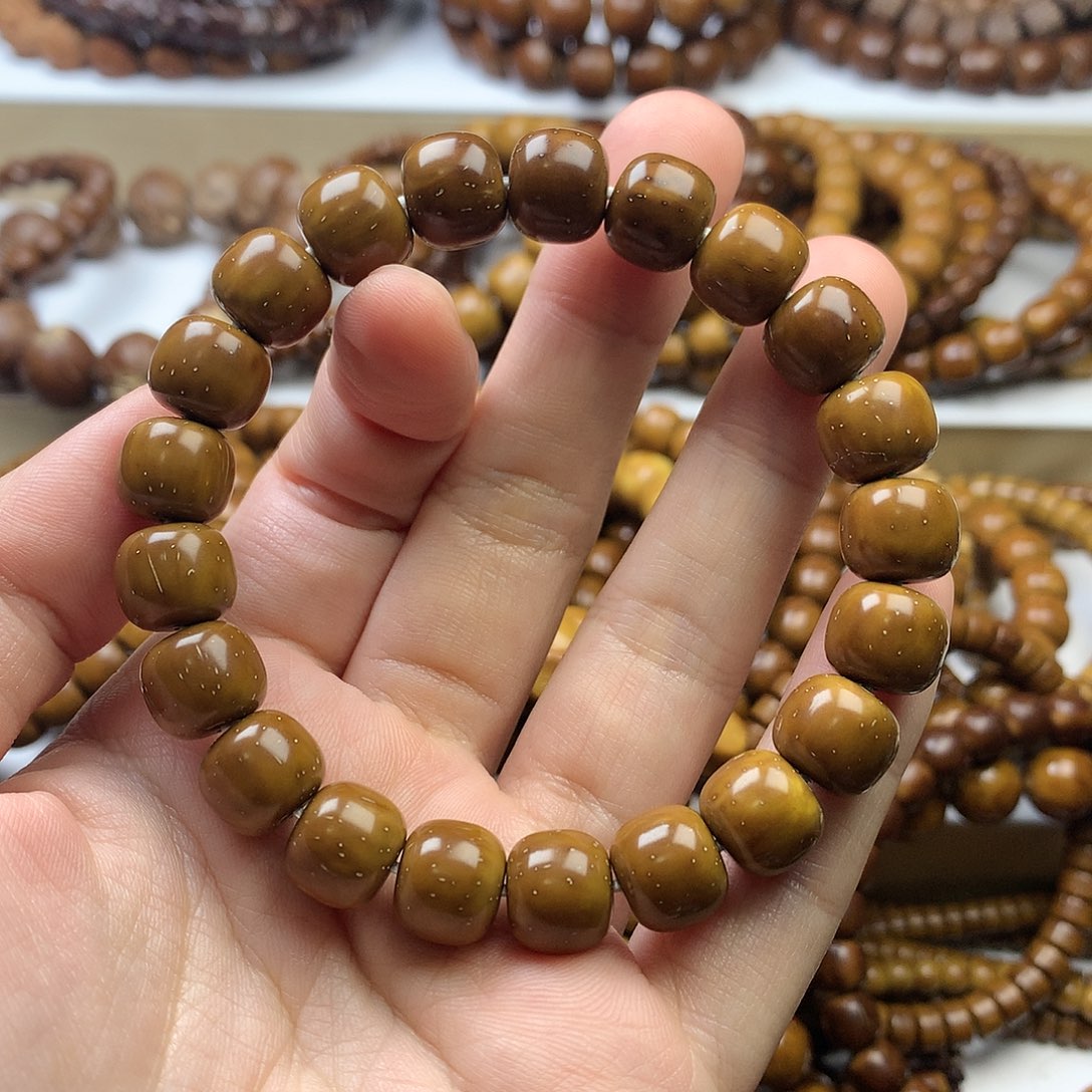 【闪购商品】紫金鼠手串W*?11*10………….