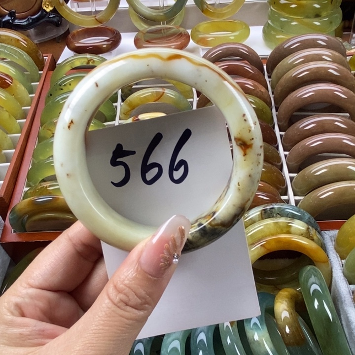 蛇纹石玉未镶嵌手镯57