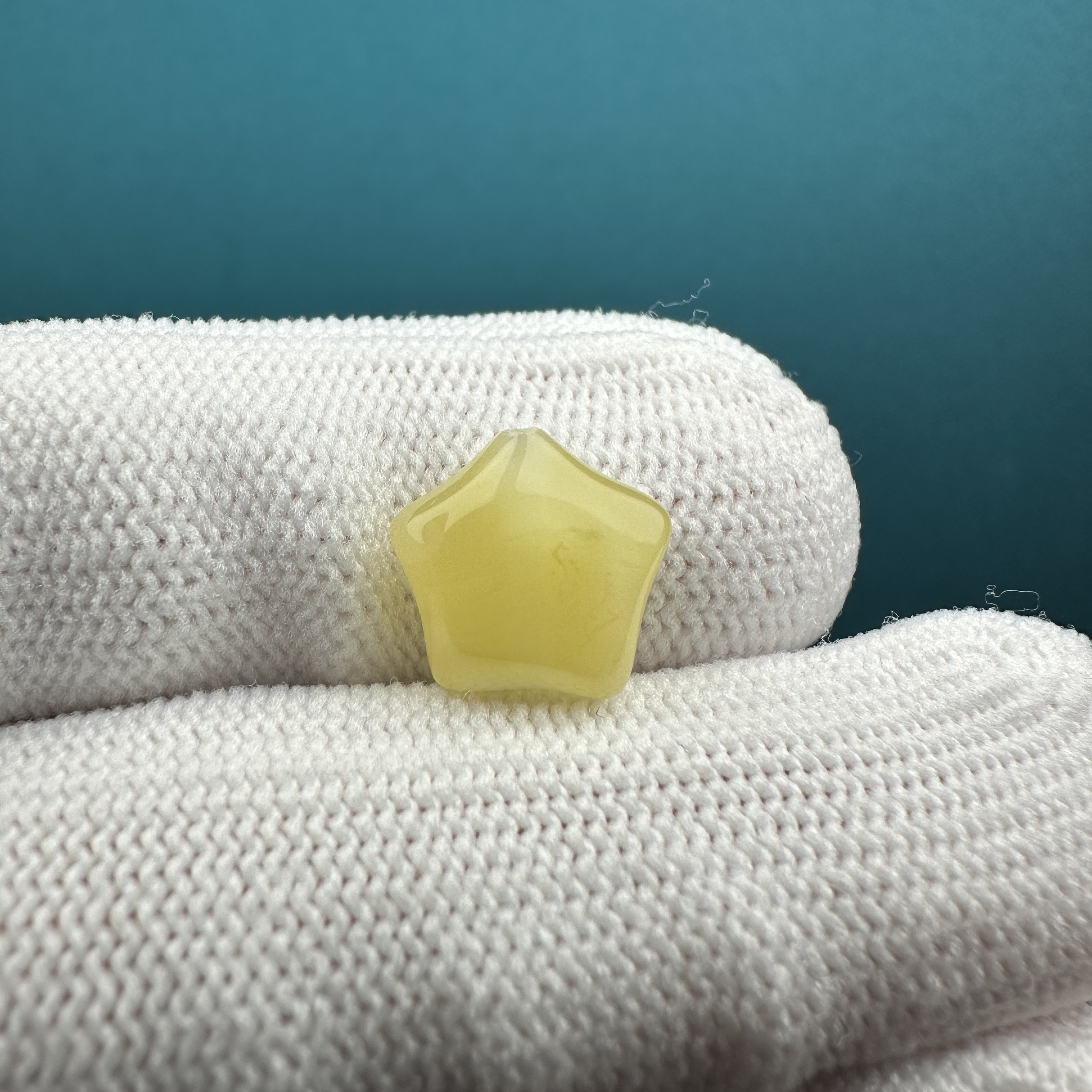 J5812天然原矿蜜蜡小星星10.6*5mm支持复检