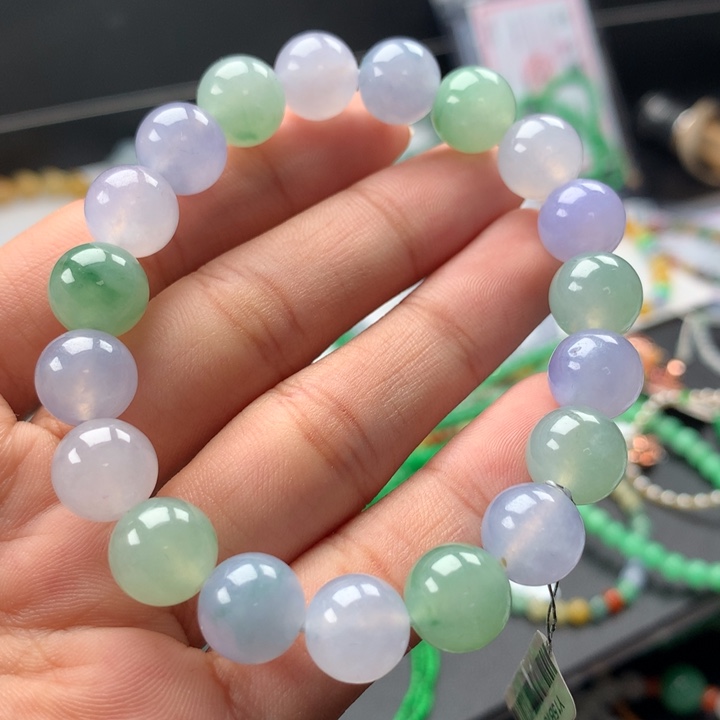 翡翠手镯未镶嵌卡