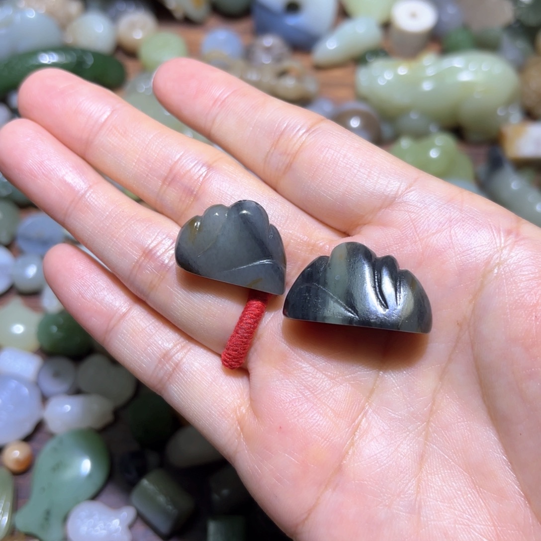 张***墨和田玉未镶嵌珠宝半成品