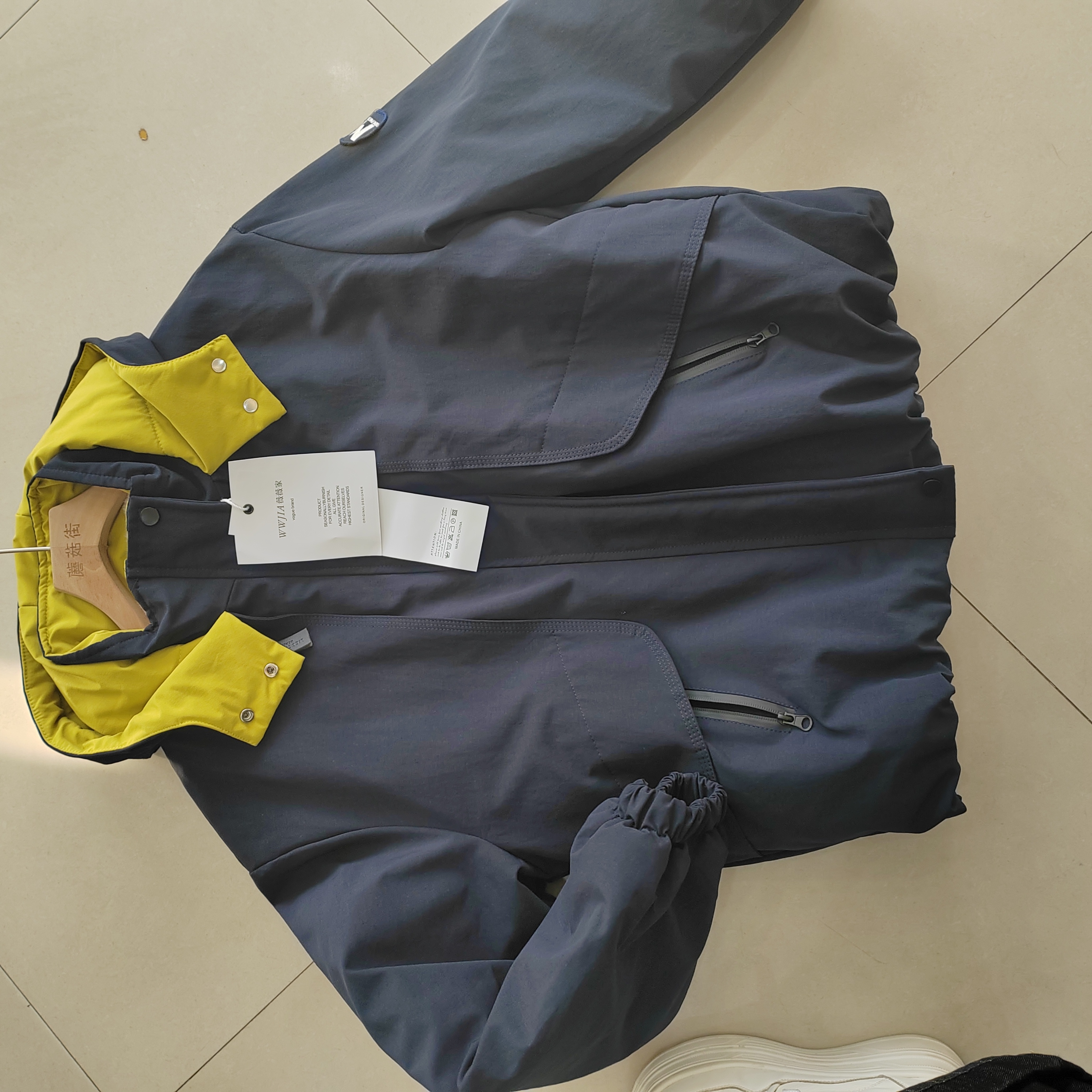 新款韩版加厚款短款女时尚连帽洋气百搭保暖冬季