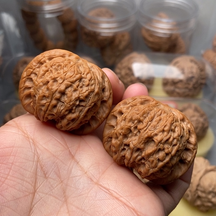 文玩核桃把件血麒麟