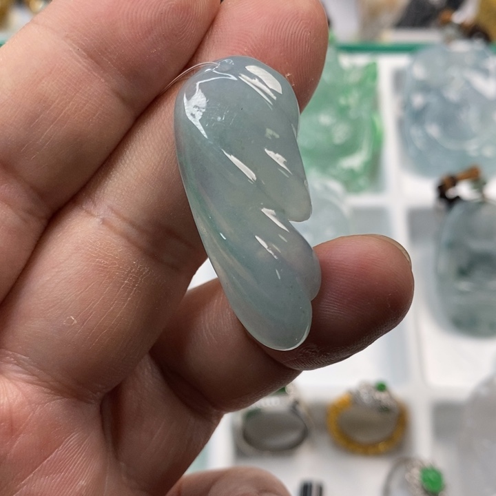 翡翠未镶嵌颈饰未