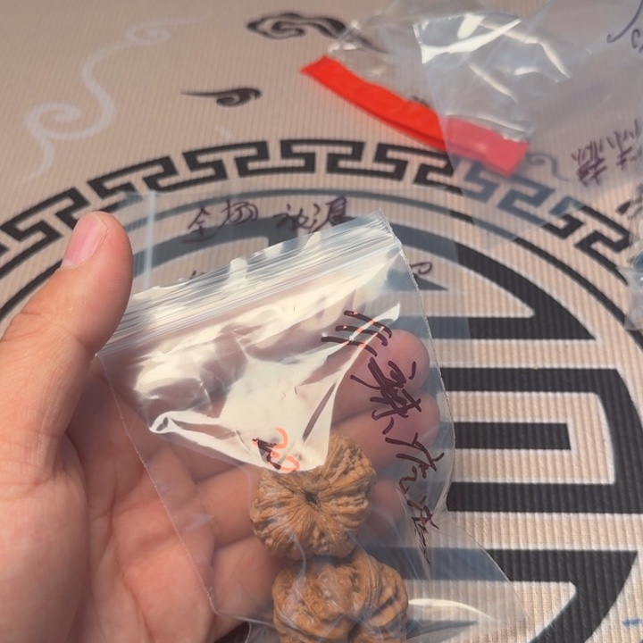 ****瘩大叶紫檀（黑酸枝木类）