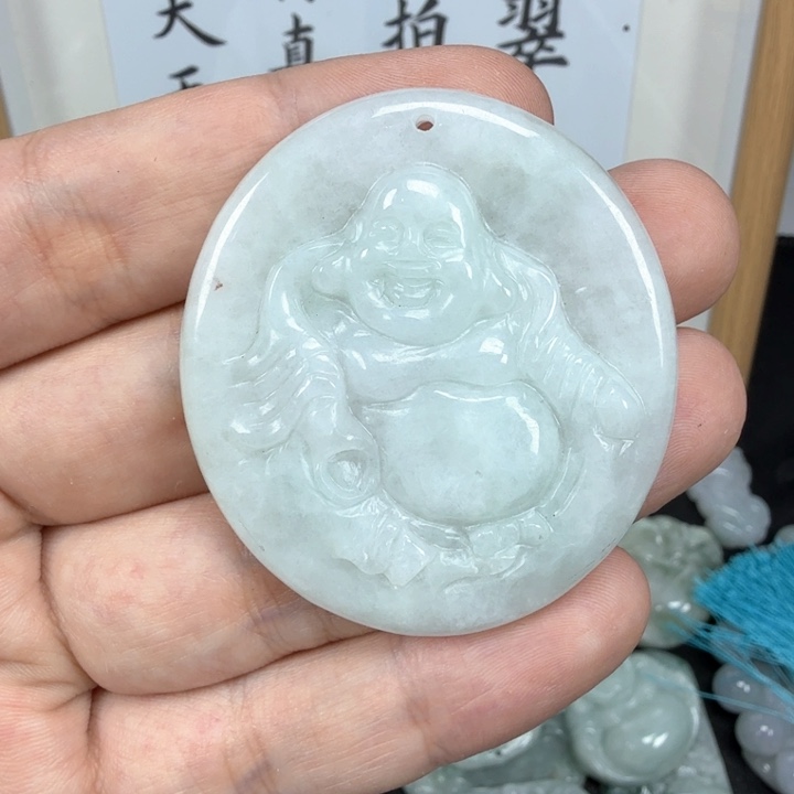 翡翠挂件未镶嵌翡翠