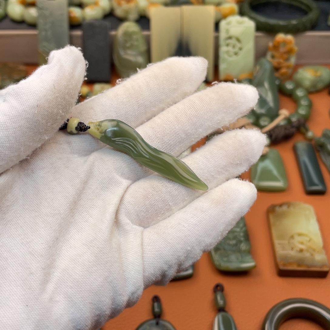 岫岩河磨玉（透闪石质玉）未镶嵌挂件