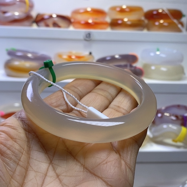 玛瑙/玉髓手镯未镶嵌