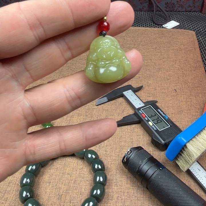 颈饰未镶嵌和田玉