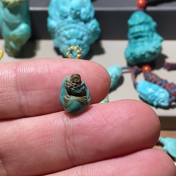 绿松石未镶嵌颈饰