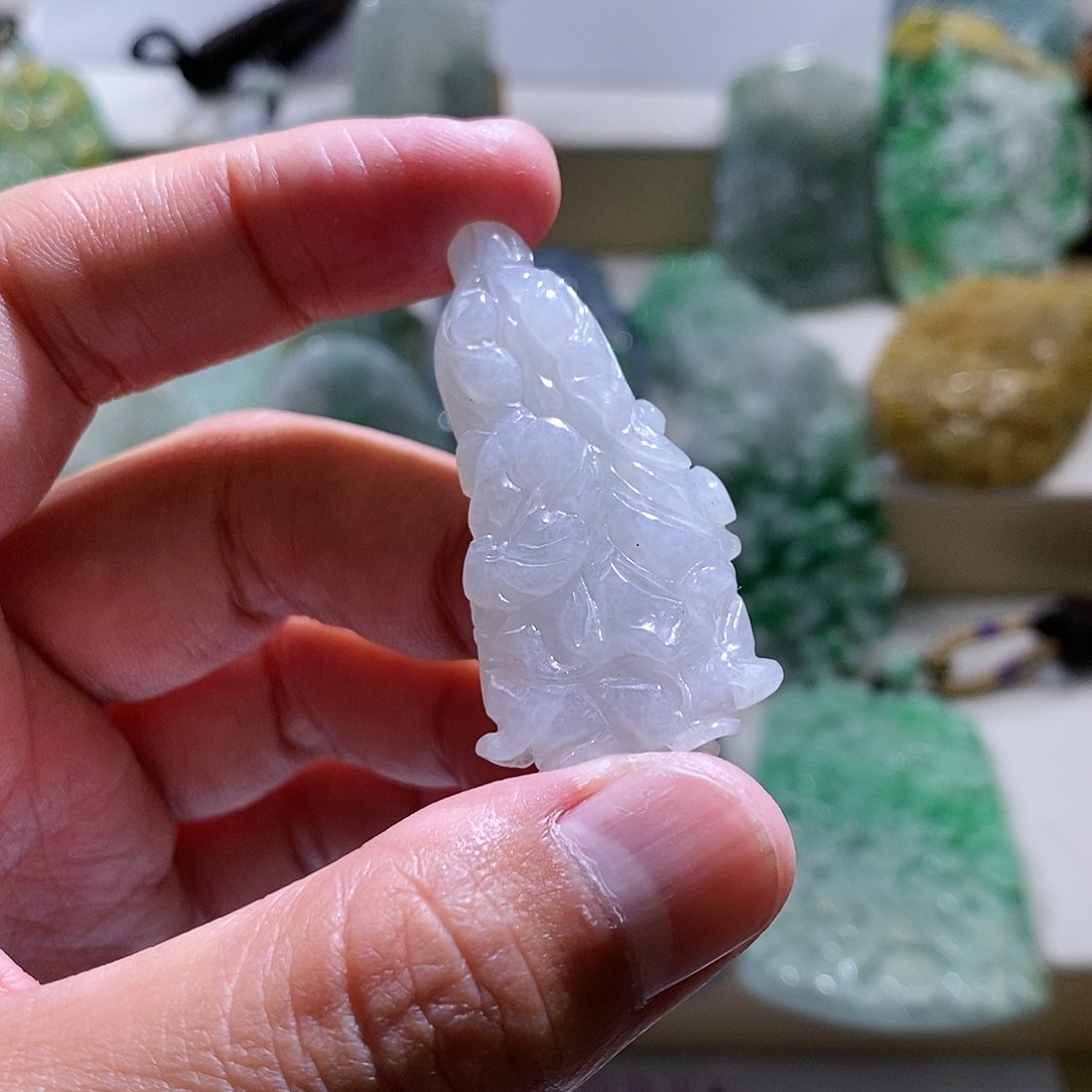 【闪购商品】翡翠颈饰未镶嵌白菜