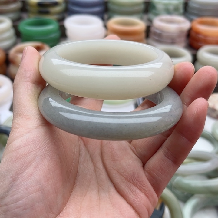 石英质玉手镯未镶嵌飘*