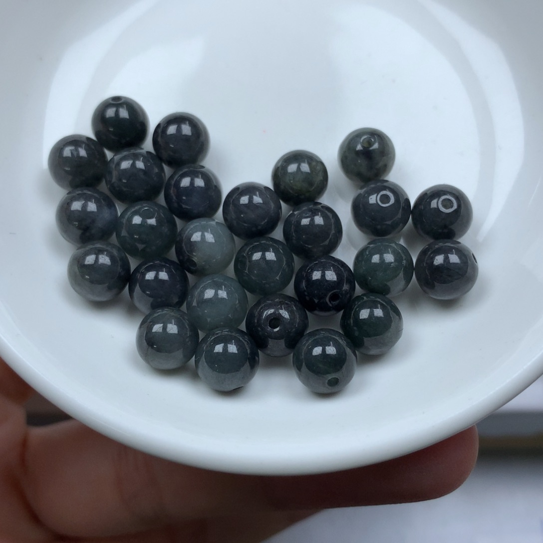 翡翠颈饰未镶嵌卡7➕乌鸡珠。26颗单圈 