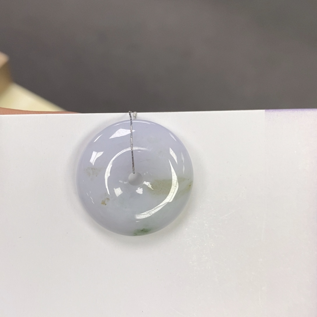 翡翠颈饰未镶嵌平安扣