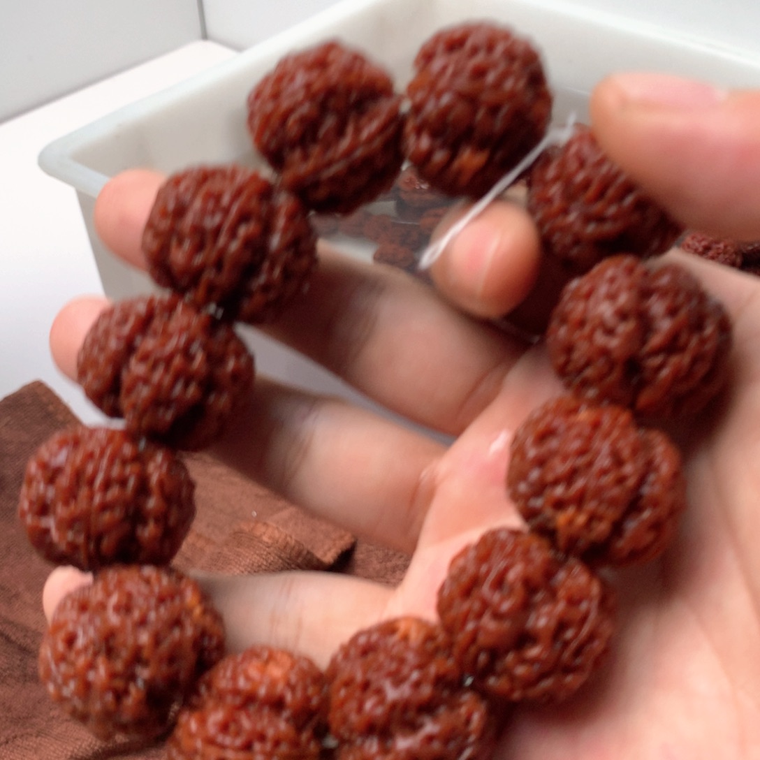 L***.金刚菩提手串03有黄