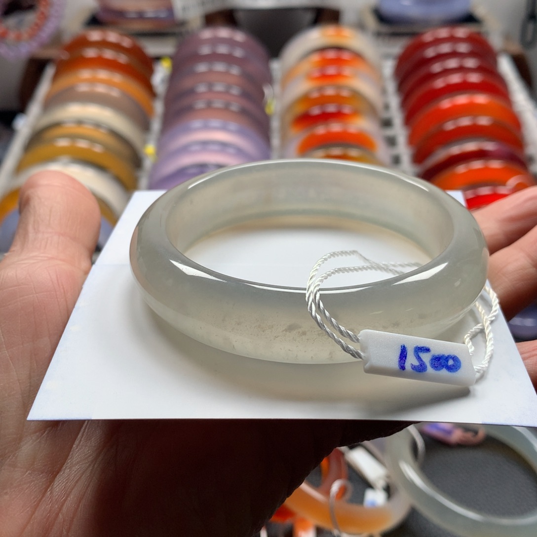 玛瑙/玉髓手镯未镶嵌