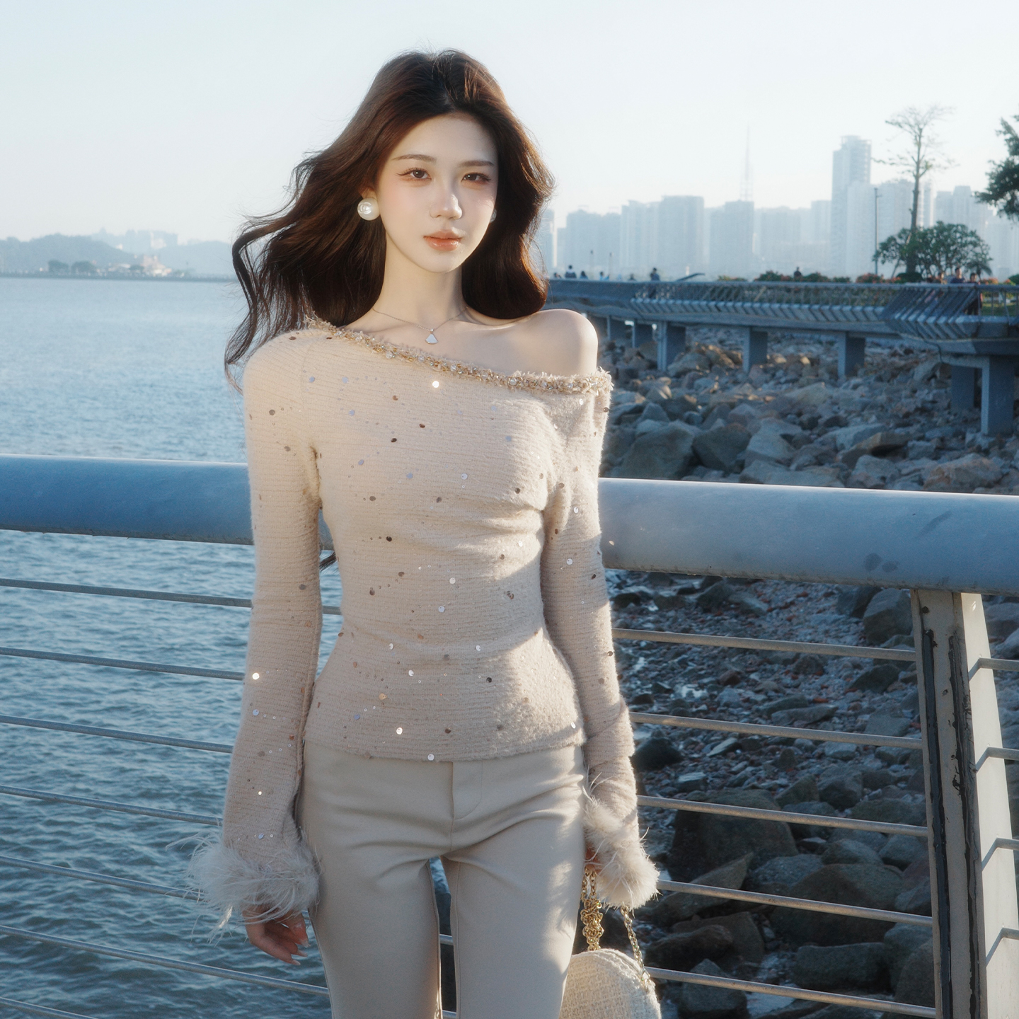 木子李的李【海畔星绒】温柔长袖斜肩蕾丝亮片上衣高腰喇叭裤长裤