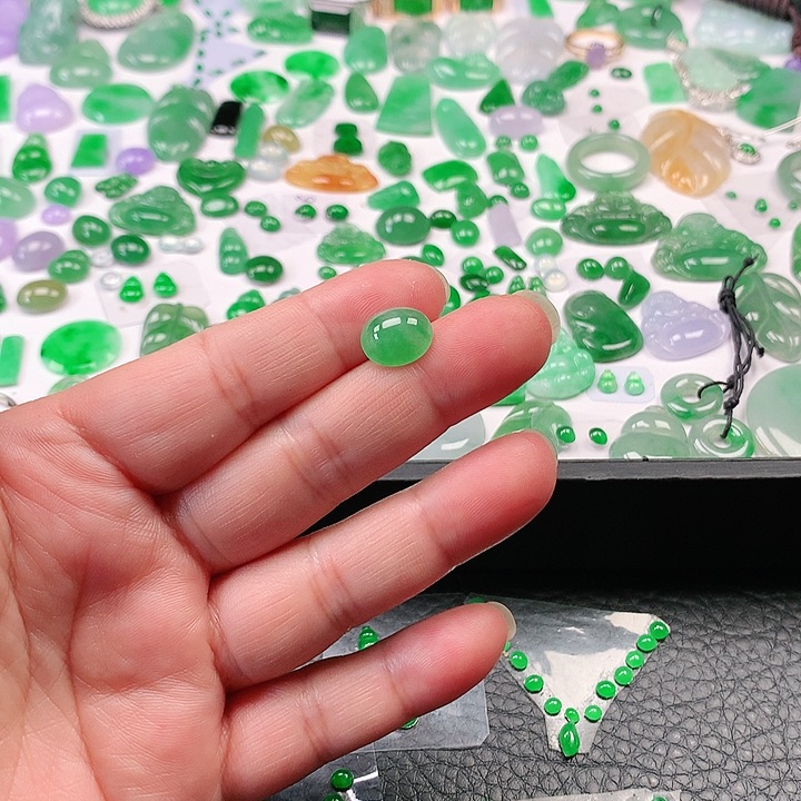 翡翠颈饰未镶嵌翡翠