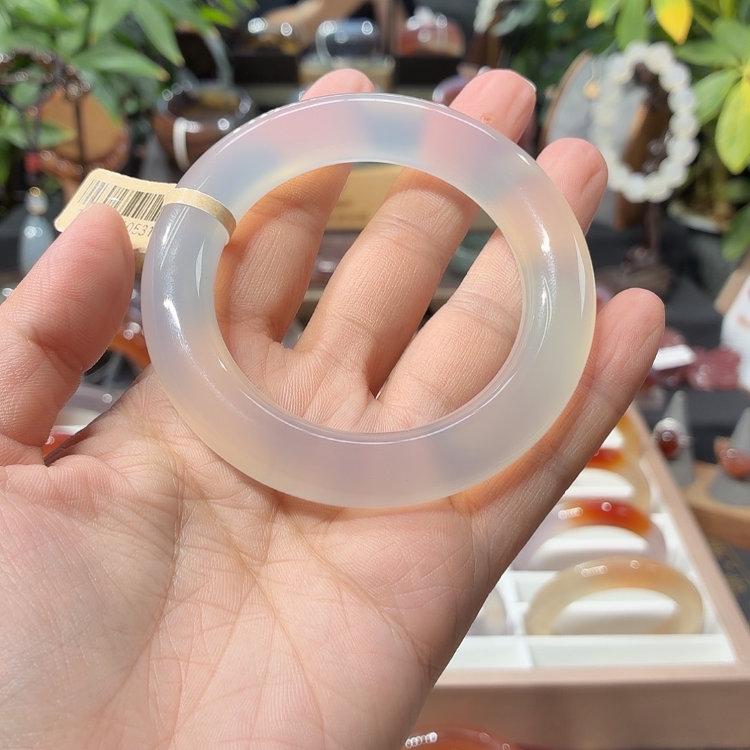 胭***玛瑙/玉髓未镶嵌手镯