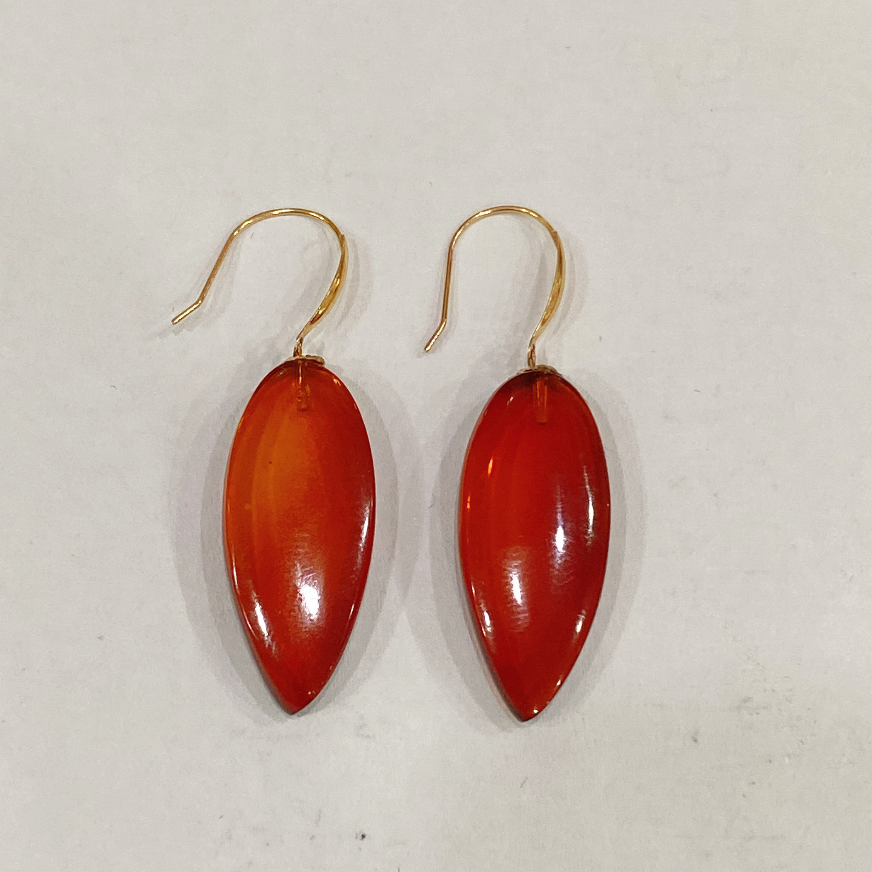 缅甸原矿血珀叶子18K金镶嵌耳坠