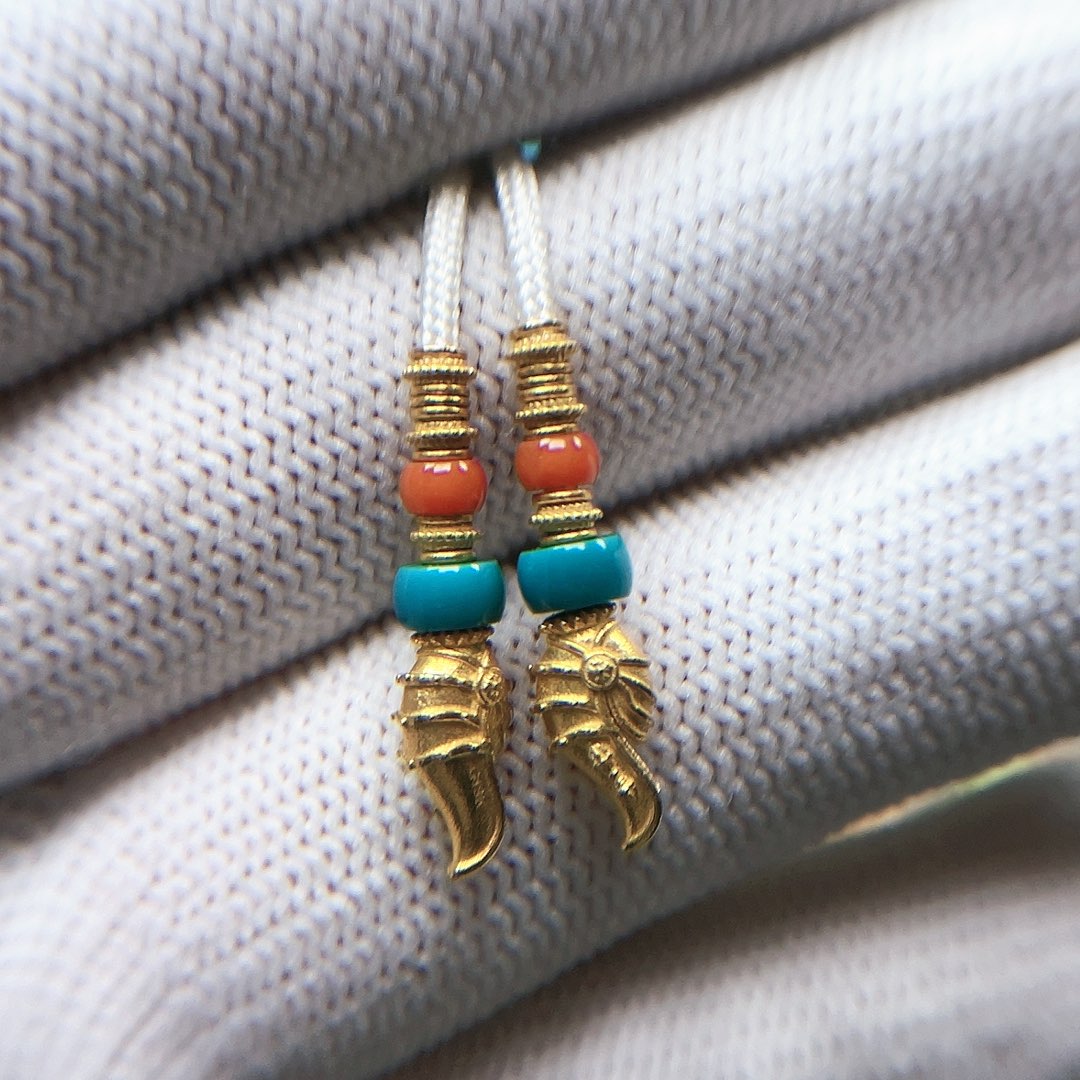 绿松石配饰18K金镶嵌