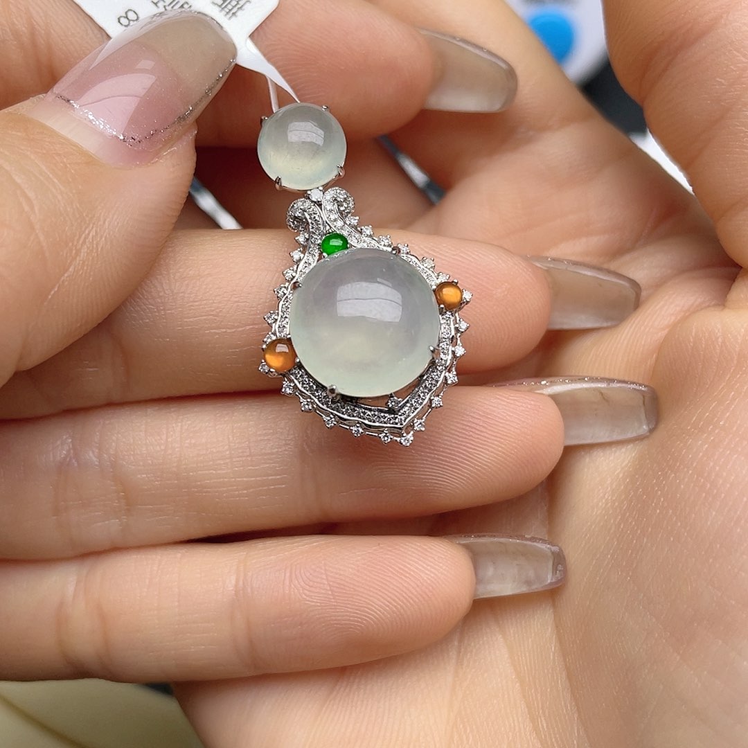 翡翠颈饰18K金镶嵌回流