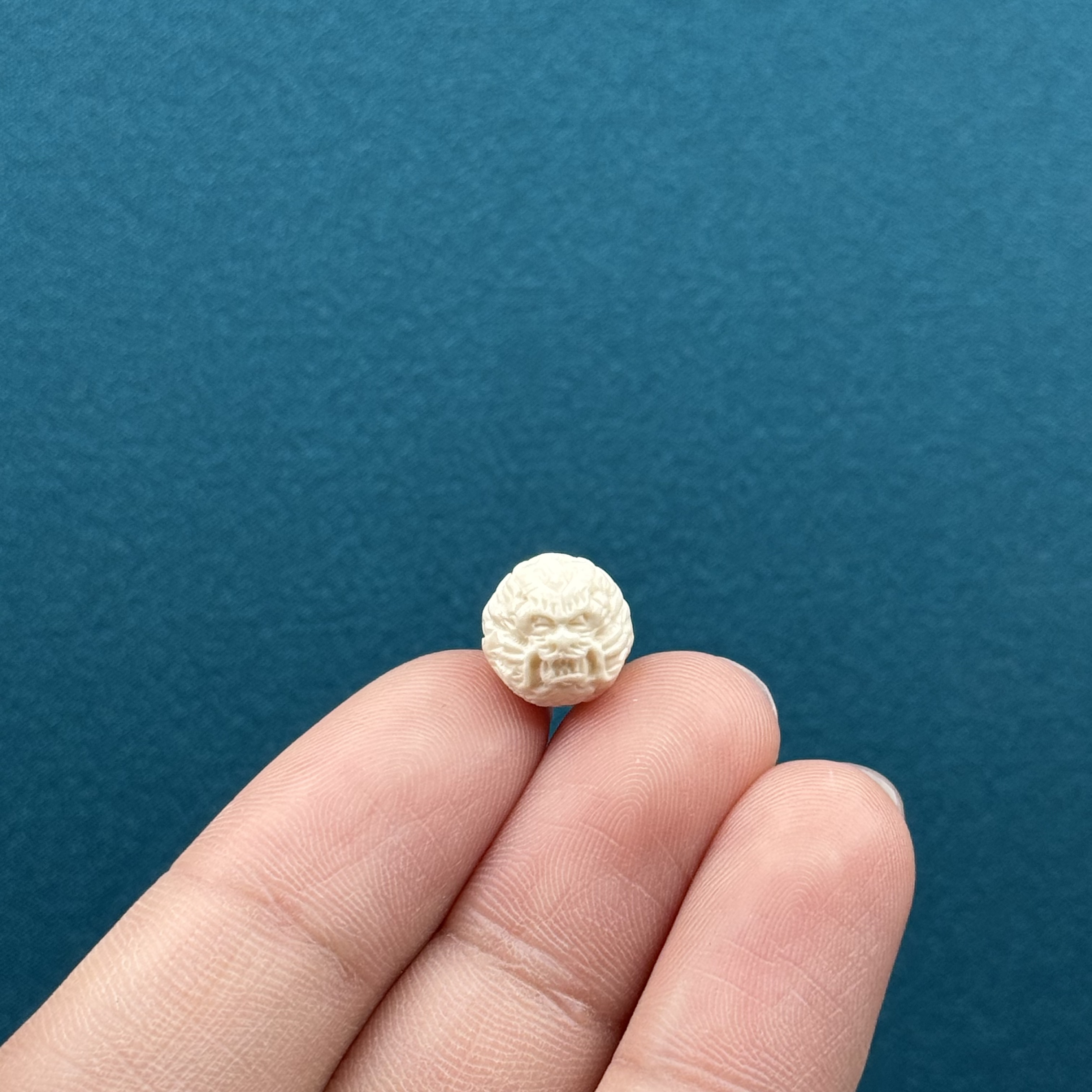 D63-94天然猛犸牙雕刻龙珠左右通孔10mm支持复检假一罚十