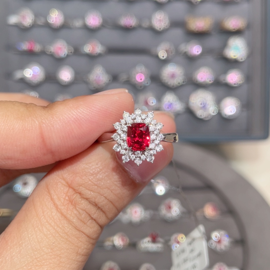 尖晶石戒指18K金镶嵌1.08ct 绝地 vb 