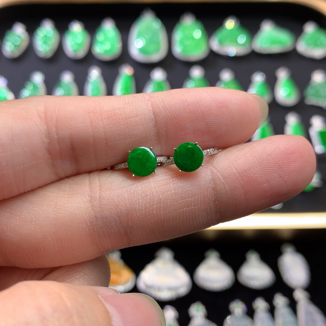 翡翠18K金镶嵌耳饰圆