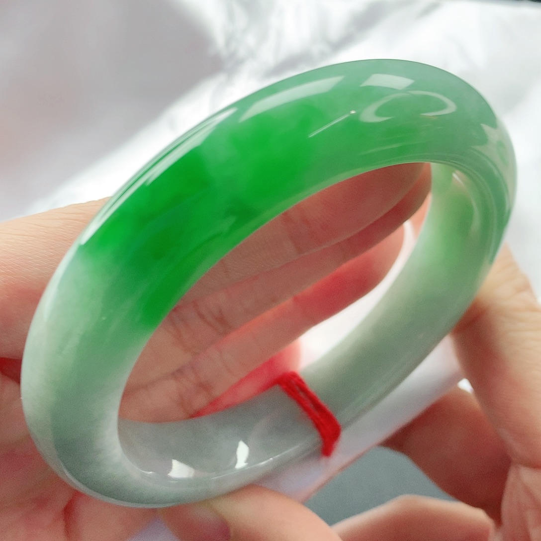 翡翠手镯未镶嵌，043