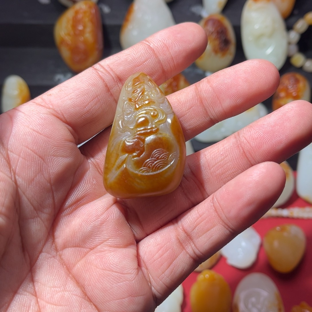 和田玉未镶嵌颈饰