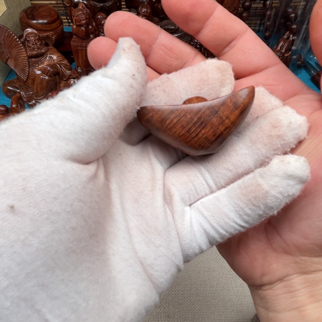 黄花梨/降香黄檀把件元宝…..